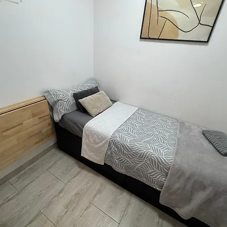 Centrico Y Precioso Apartamento En Madrid Exterior photo